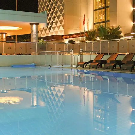 Iq Hotel